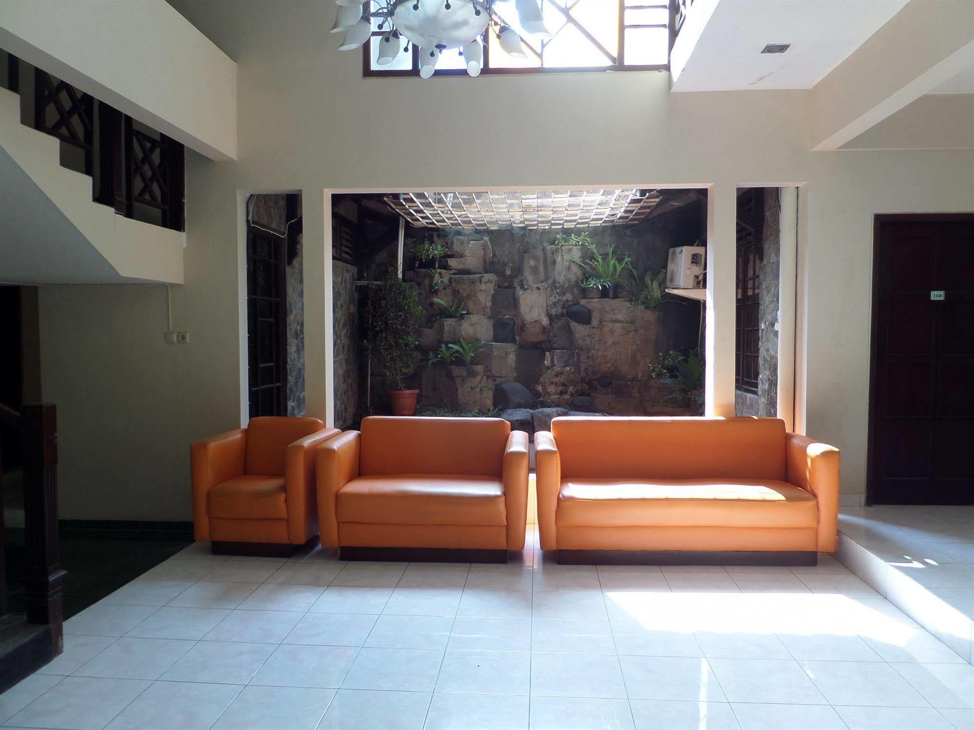 מלון יוגיאקרטה Oyo 201 Emdi House Timoho מראה חיצוני תמונה