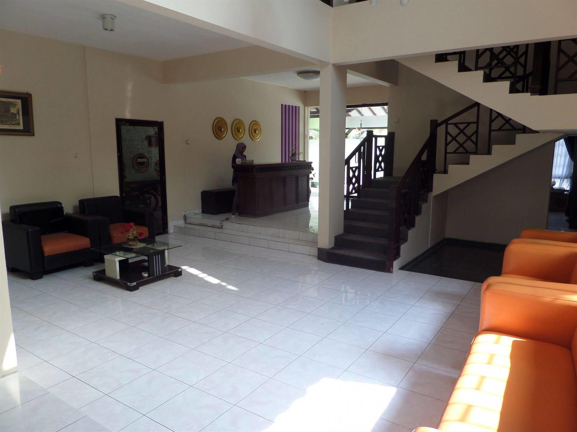 מלון יוגיאקרטה Oyo 201 Emdi House Timoho מראה חיצוני תמונה